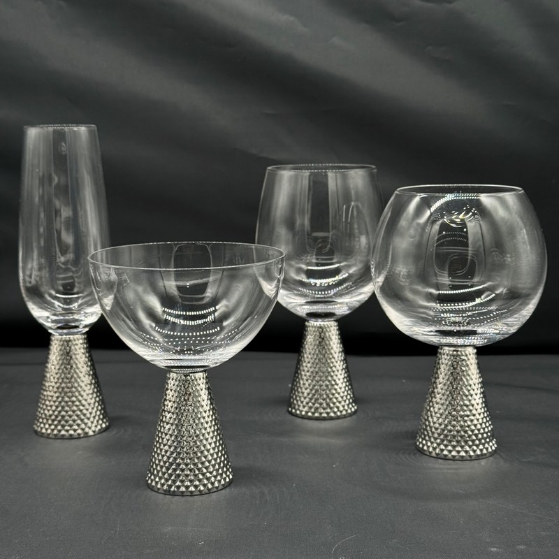 qualité Un ensemble de verre à base de diamant avec un style unique et moderne, parfait pour des repas élégants et des occasions spéciales. usine