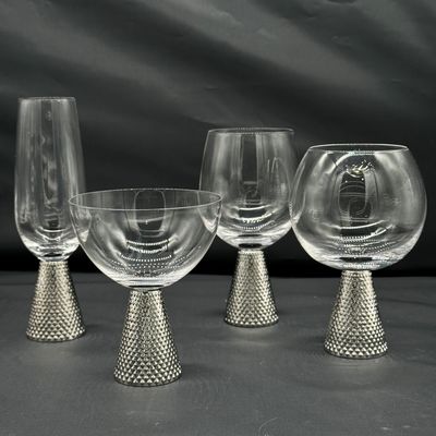qualité Un ensemble de verre à base de diamant avec un style unique et moderne, parfait pour des repas élégants et des occasions spéciales. usine