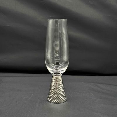 qualité Un ensemble de verre à base de diamant avec un style unique et moderne, parfait pour des repas élégants et des occasions spéciales. usine