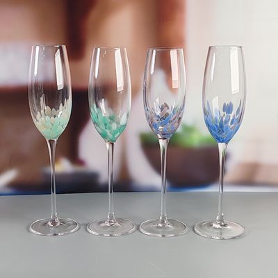 qualité Coupe en verre de vin brun personnalisé soufflé à la main demi confetti sans plomb ensemble de verre de verre de verre de vin élégant choix durable pour le service de boissons usine