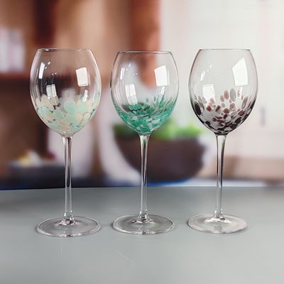 qualité Coupe en verre de vin brun personnalisé soufflé à la main demi confetti sans plomb ensemble de verre de verre de verre de vin élégant choix durable pour le service de boissons usine