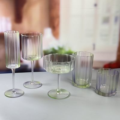 qualité 190ml Capacité Tricolore Gradient Glacé Champagne Glass Personnalisé Coloré Pulvérisé Option élégante Pour les événements de luxe et les fêtes usine