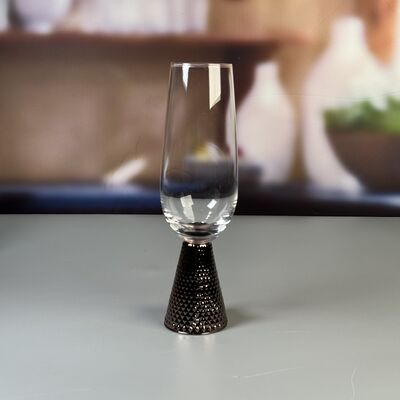 qualité Un ensemble de verres à base de diamant en argent électroplaté unique d'art moderne conçu pour des expériences culinaires de luxe dans les restaurants bars et événements usine