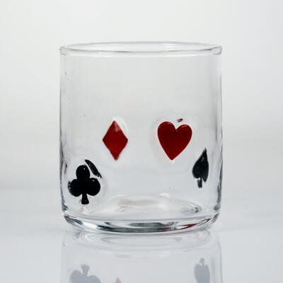 qualité Icon de poker soufflé à la main verre de whisky, 400 ml de verre clair avec le cœur, épée, club et costumes de diamants, verre à l'ancienne pour le whisky, cocktails, jus usine