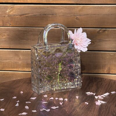 qualité Hand-Blown Diamond Pattern Glass Handbag Vase - Versatile Decorative Centerpiece for Home & Wedding Decor usine