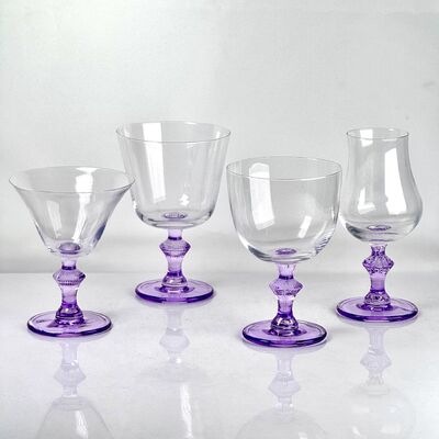 qualité 4‑Pack Vintage Purple Stem Wine Glasses, Assorted Shapes Clear Cup with Decorative Purple Stem, Handblown Glass Goblets for Wedding Party Home Tabletop Decoration usine