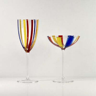 Qualité Hand Blown Art Glass Goblet & Coupe Glass Set, Vibrant Red Yellow Blue Vertical Cane Stripes Murano Style Stemmed Wine & Martini Glasses for Bar, Party & Gift usine