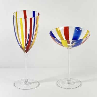 Qualité Hand Blown Art Glass Goblet & Coupe Glass Set, Vibrant Red Yellow Blue Vertical Cane Stripes Murano Style Stemmed Wine & Martini Glasses for Bar, Party & Gift usine