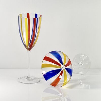 Qualité Hand Blown Art Glass Goblet & Coupe Glass Set, Vibrant Red Yellow Blue Vertical Cane Stripes Murano Style Stemmed Wine & Martini Glasses for Bar, Party & Gift usine