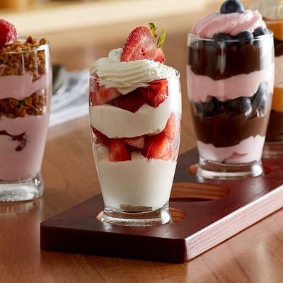 qualité Un kit de dégustation de bière artisanale à la main, un ensemble de verres de bière artisanale avec pagaie en bois. usine