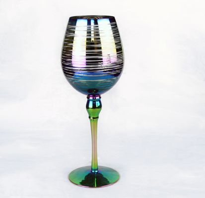 qualité Les cercles de laser modèlent la tige iridescente de Crystal Wine Glass With Pearl usine