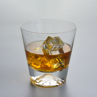 qualité Un verre de whisky à base transparente pour les fêtes usine