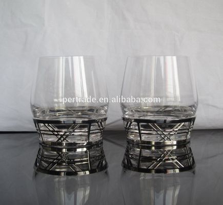 qualité Des verres à base de métal, de style rétro, des verres à base de roche, faits à la main, des verres à whisky, des verres à whisky en cristal. usine