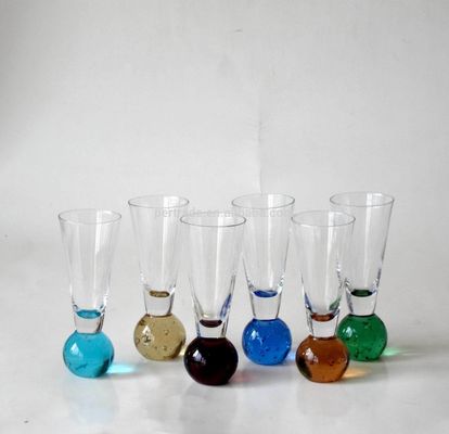 qualité Ensemble unique inférieur de verre à liqueur de boule fabriquée à la main de 6 couleurs usine