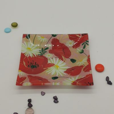 qualité Personnalisez la couleur dans les assiettes en verre carré. usine