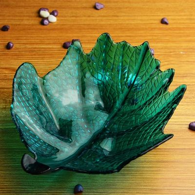 qualité Plaques de chargement décoratives uniques en feuille d'érable pour collation usine