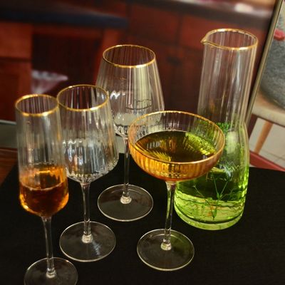 qualité Personnaliser les bandes optiques de bordure en or Verres à cocktail en cristal usine