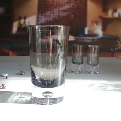 qualité Des verres de cocktails uniques, des verres bohémiens. usine