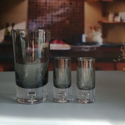 qualité Des verres de cocktails uniques, des verres bohémiens. usine