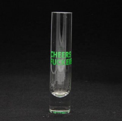 qualité De longs verres de cocktail au cristal étincelant avec un décolleté de couleur usine