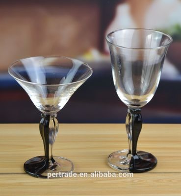 qualité Ensemble de verres de cocktail en cristal, verres de martini. usine