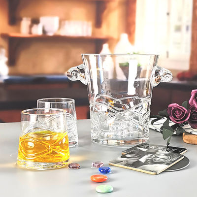 qualité Un verre de whisky uniquement fait à la main avec des yeux incrustés usine