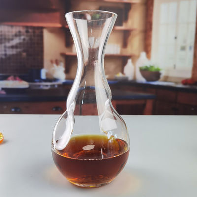 qualité 750 ml de décanteur de vin à cristaux aérés SGS avec conception tourbillonnante tordue usine