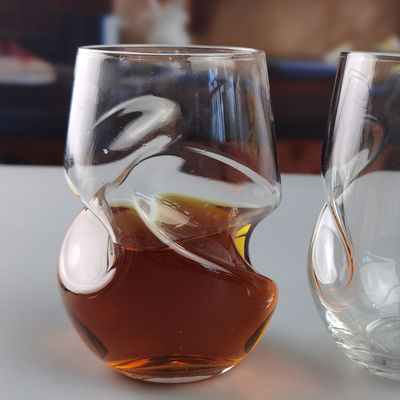 qualité Verres de vin rouge en cristal tourbillonnant tordu 250 ml sans tiges usine