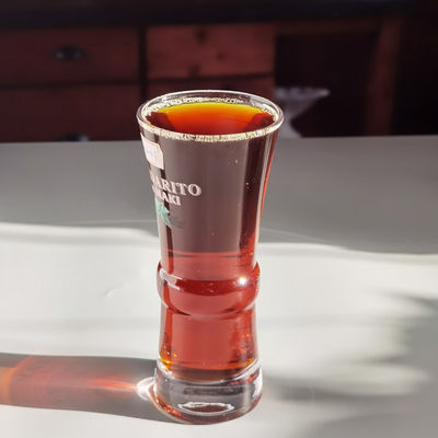 qualité Cocktail à base de bière à haute teneur en bouteilles de cristal soufflé à la main avec un logo coloré usine